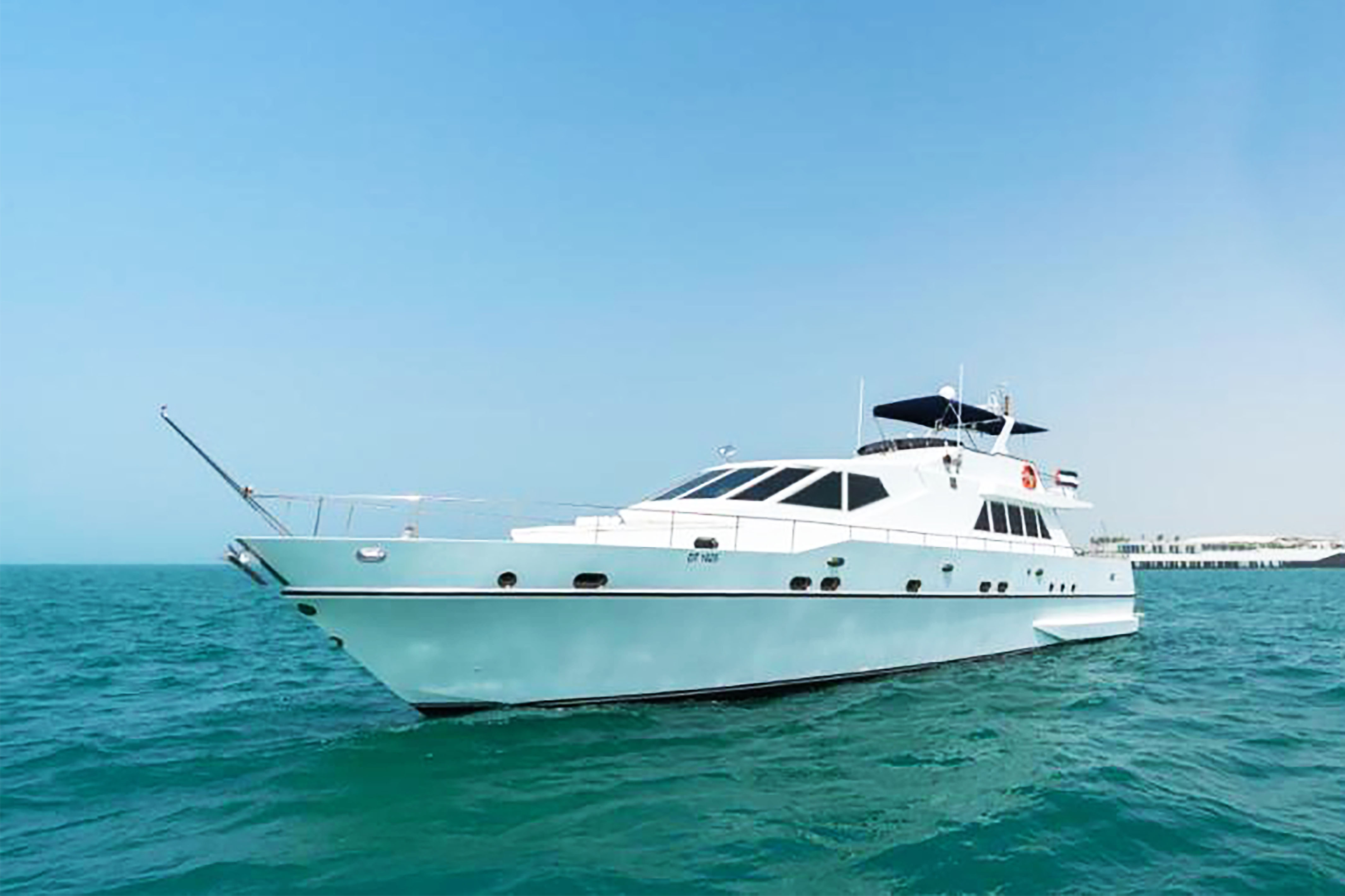 rent luxury yacht dubai