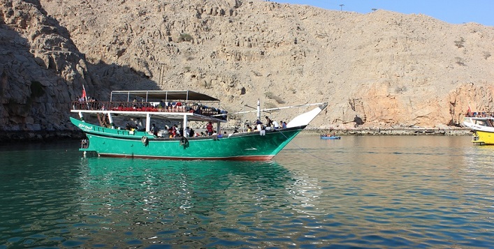 Full-day Oman Musandam Cruise on a Traditional Omani Dhow